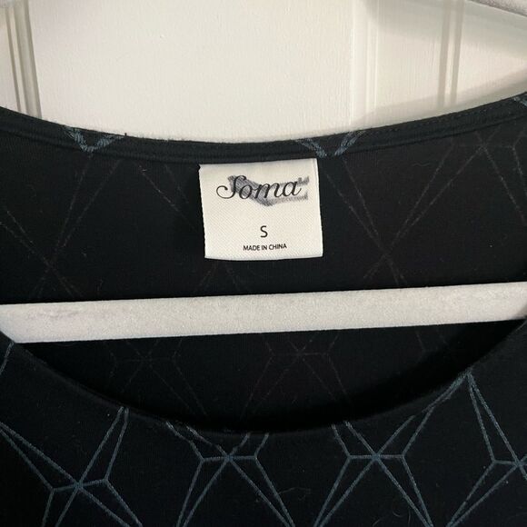 Soma Scoop Neck Long Peasant Sleeve Top Quiet Geo Black Size Small - Picture 5 of 7